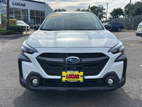 Certified 2025 Subaru Outback Premium w/ Popular Package #1A AWD/4WD image 3