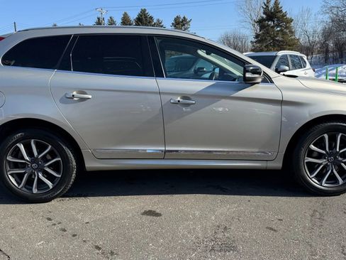 Used 2017 Volvo XC60 T6 Dynamic w/ Preferred Option Package image 11