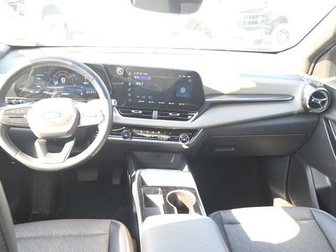 Used 2025 Chevrolet Equinox LT w/ Convenience Package II AWD/4WD image 15