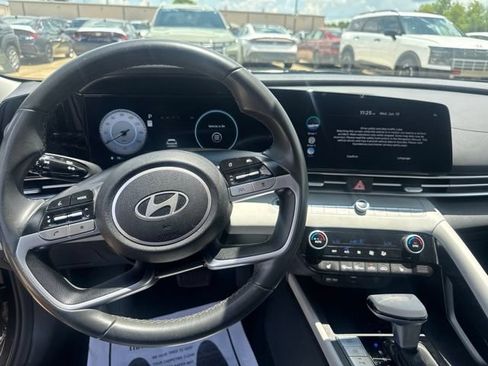 Used 2024 Hyundai Elantra Limited FWD image 10