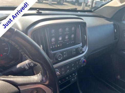 Used 2022 Chevrolet Colorado Z71 AWD/4WD image 18