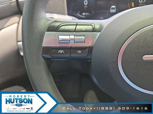 Used 2025 Hyundai Santa Cruz SEL FWD image 13