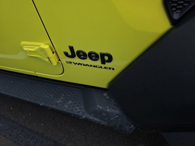 Used 2023 Jeep Wrangler Unlimited Sport AWD/4WD image 8
