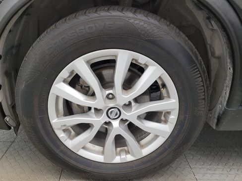 Used 2020 Nissan Rogue SV FWD image 31