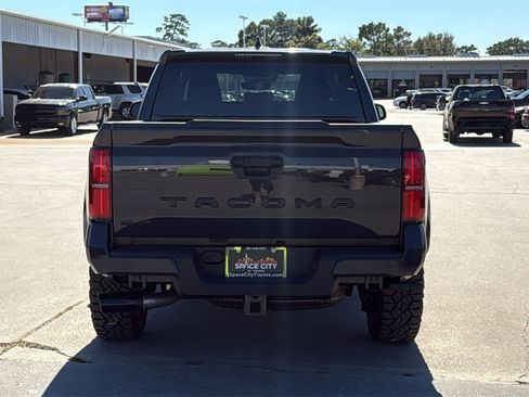 New 2025 Toyota Tacoma TRD Sport image 4