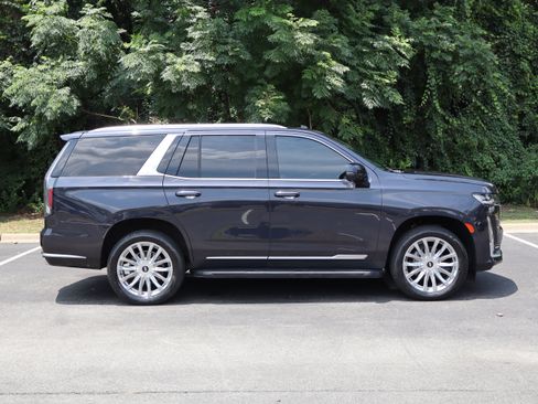 Used 2023 Cadillac Escalade Premium Luxury w/ LPO, Floor Liner Package AWD/4WD image 8