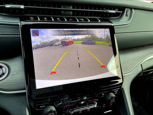 New 2024 Jeep Grand Cherokee L Limited w/ Black Appearance Package image 21