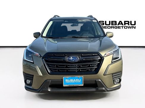 Used 2024 Subaru Forester Premium AWD/4WD image 2