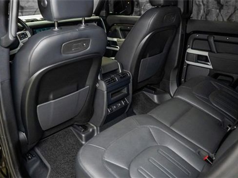 Used 2022 Land Rover Defender 110 S image 15