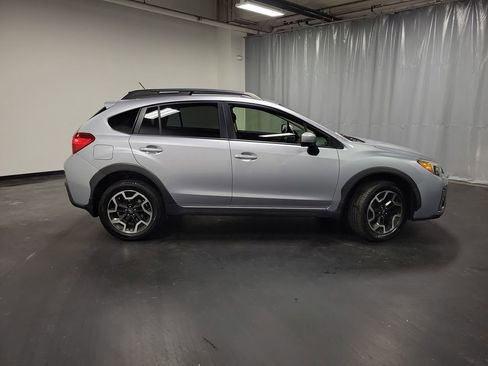 Used 2017 Subaru Crosstrek 2.0i Premium image 10