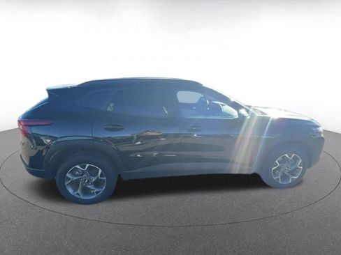 Used 2025 Chevrolet Trax LT image 16