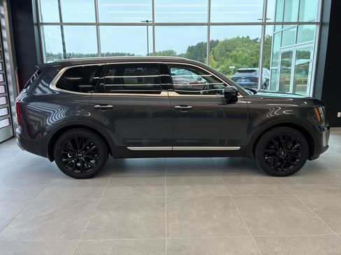 Certified 2021 Kia Telluride SX w/ Towing Package AWD/4WD image 5