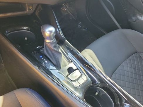 Used 2021 Toyota C-HR XLE image 31