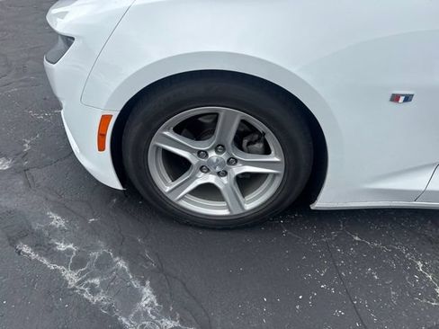 Used 2022 Chevrolet Camaro LT RWD image 15
