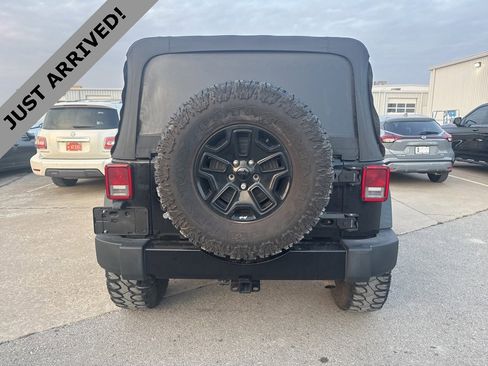 Used 2018 Jeep Wrangler Unlimited Sport image 6