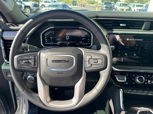 Used 2024 GMC Sierra 1500 Denali w/ Denali Reserve Package AWD/4WD image 18