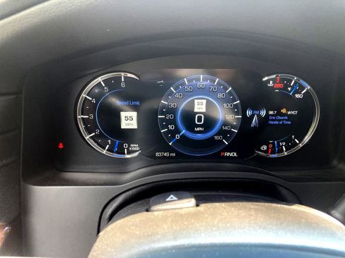 Used 2019 Cadillac Escalade Premium Luxury image 19