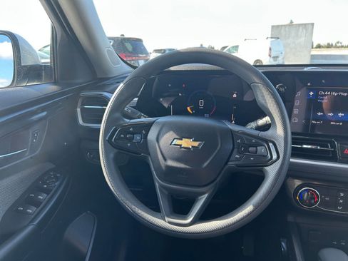 Used 2025 Chevrolet TrailBlazer LT image 31