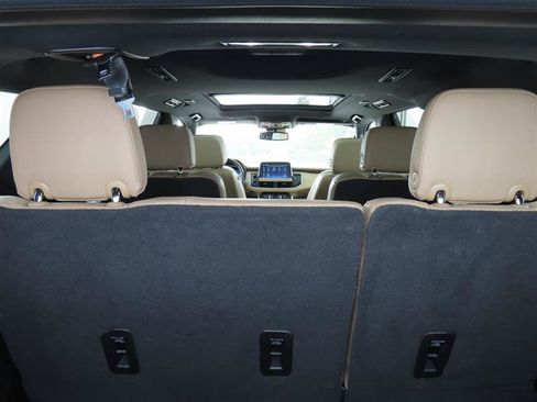 Used 2023 Chevrolet Tahoe Premier RWD image 13