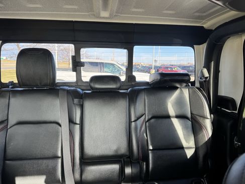 Used 2022 Jeep Gladiator Rubicon w/ Cold Weather Group image 13