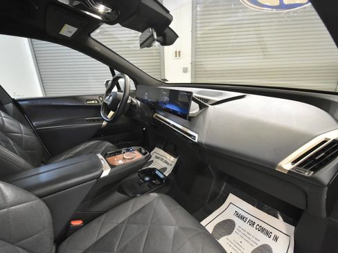 Used 2023 BMW iX xDrive50 w/ Premium Package AWD/4WD image 16