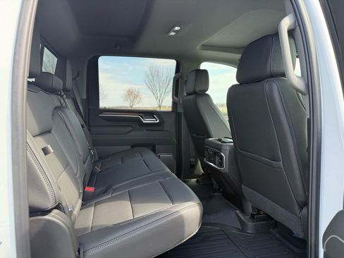 Used 2025 GMC Sierra 3500 Denali w/ Denali Reserve Package image 18