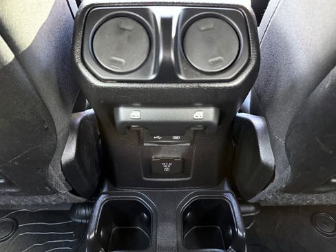 Used 2018 Jeep Wrangler Unlimited Rubicon image 57