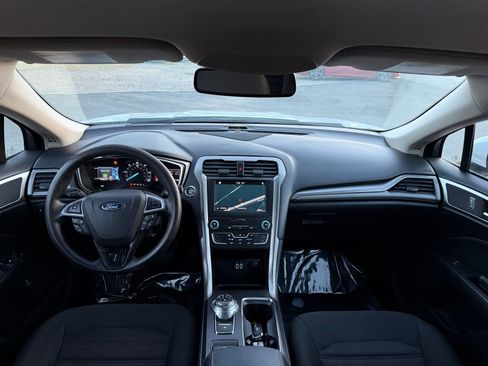 Used 2019 Ford Fusion SE FWD image 22
