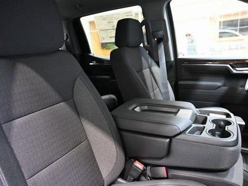 New 2026 GMC Sierra 1500 Elevation image 9