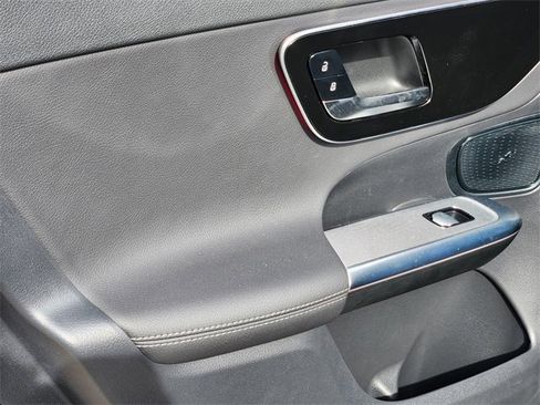 Certified 2025 Mercedes-Benz GLC 300 4MATIC image 15