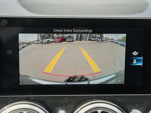 Used 2021 Mercedes-Benz GLB 250 4MATIC image 46