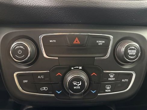 Used 2021 Jeep Compass Latitude w/ Sun and Sound Group AWD/4WD image 17