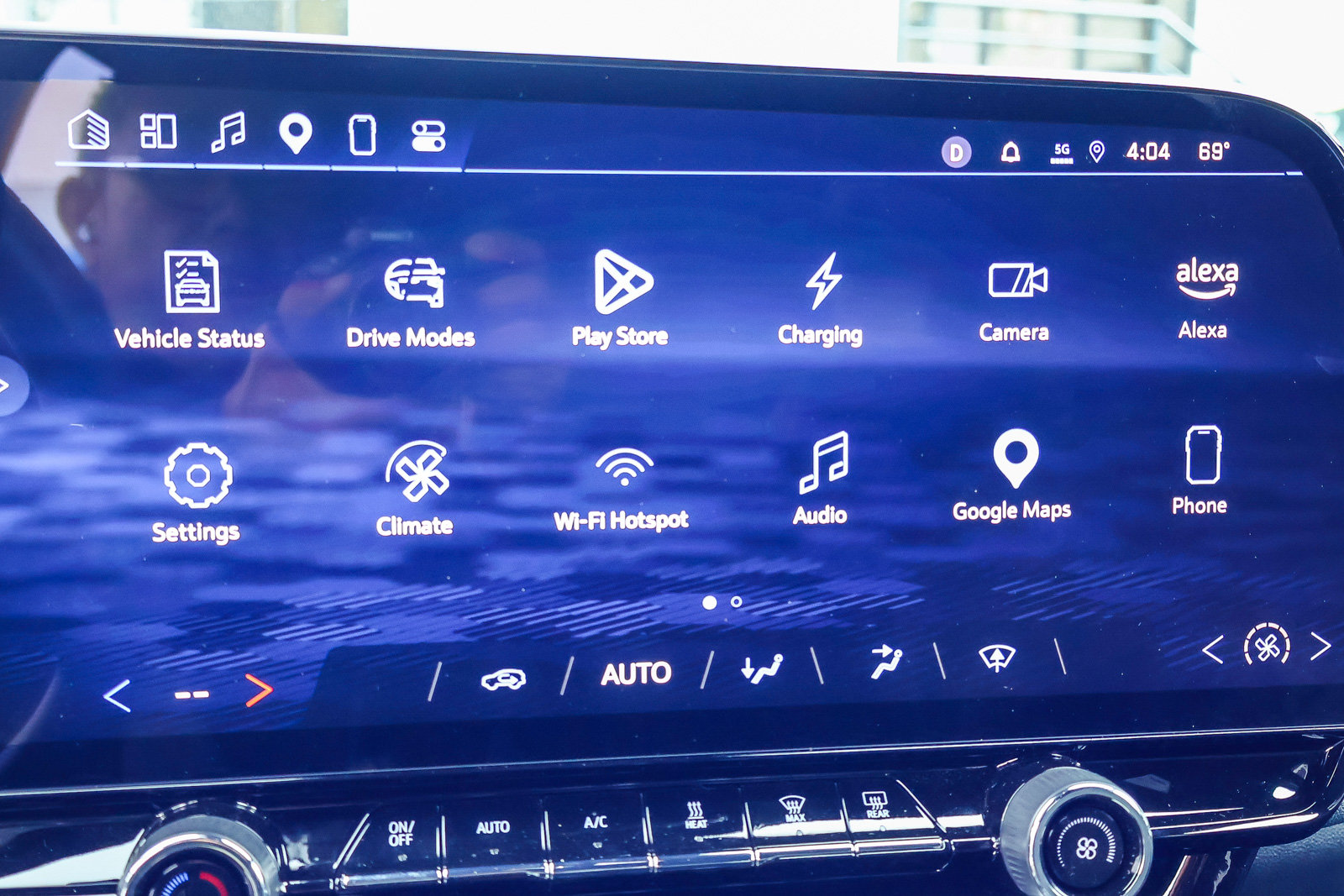 Used 2025 Chevrolet Blazer EV LT w/ Midnight/Sport Edition FWD image 4
