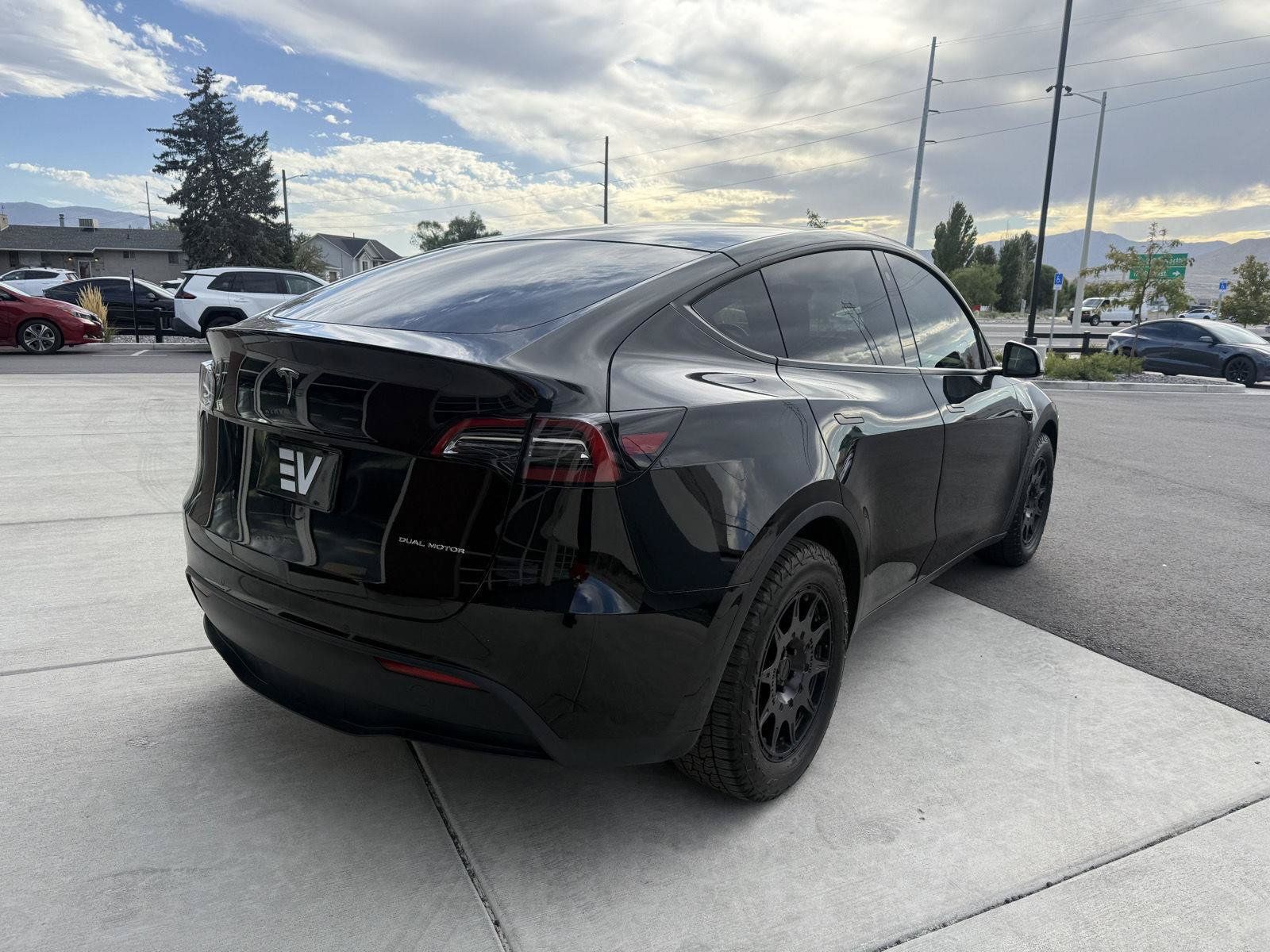 Used 2022 Tesla Model Y Long Range AWD/4WD image 8