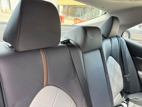 Used 2018 Toyota Camry XLE FWD image 17