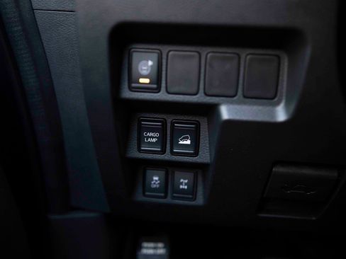 Used 2022 Nissan Frontier PRO-4X w/ Technology Package image 12