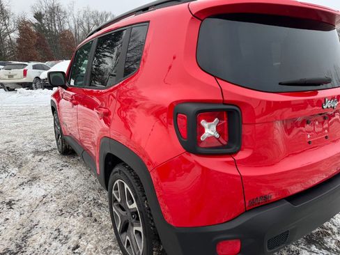 Used 2016 Jeep Renegade Latitude image 10