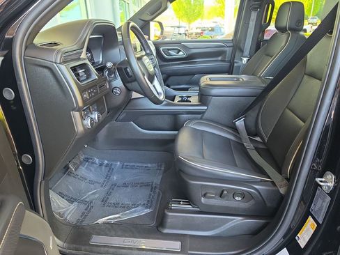 Certified 2024 GMC Yukon XL SLT w/ SLT Luxury Package AWD/4WD image 24