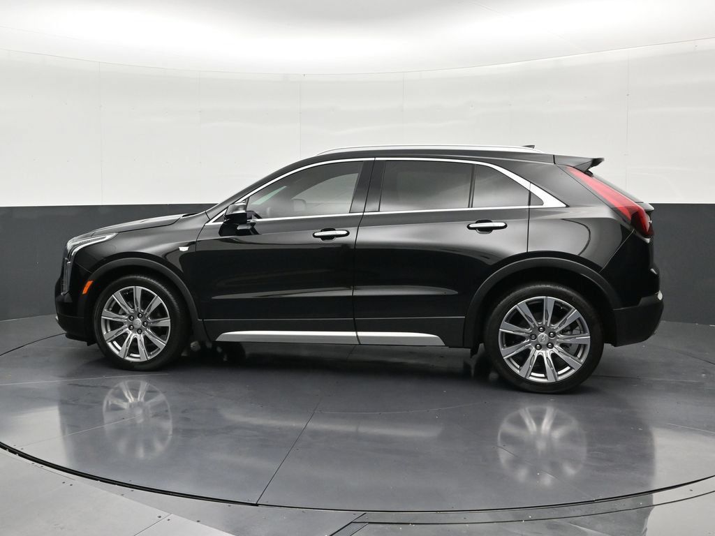 Used 2023 Cadillac XT4 Premium Luxury FWD image 2