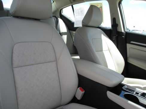Used 2023 Nissan Altima 2.5 SL FWD image 36