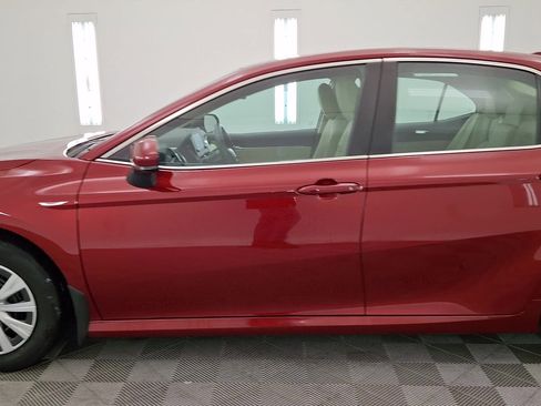 Certified 2022 Toyota Camry LE image 9