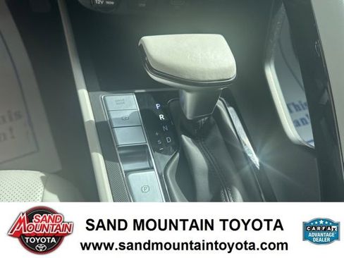 Used 2023 Hyundai Elantra Limited FWD image 20