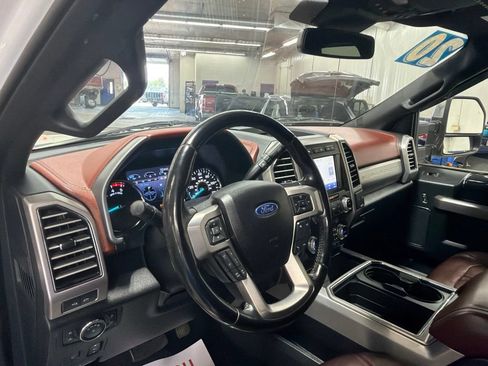 Used 2020 Ford F350 Platinum w/ FX4 Off-Road Package AWD/4WD image 20