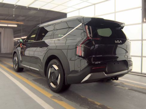 Used 2024 Kia EV9 Wind AWD/4WD image 6
