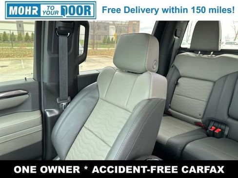 Used 2025 Chevrolet Silverado 2500 ZR2 w/ Technology Package image 27