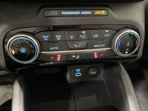 Used 2022 Ford Escape SE w/ Cold Weather Package image 24