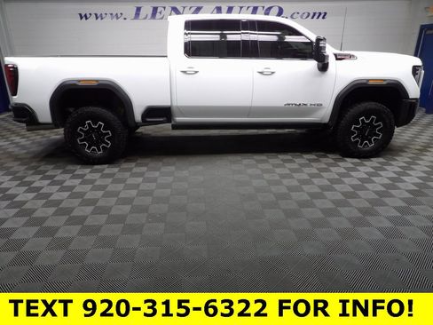 Used 2025 GMC Sierra 2500 AT4X image 2