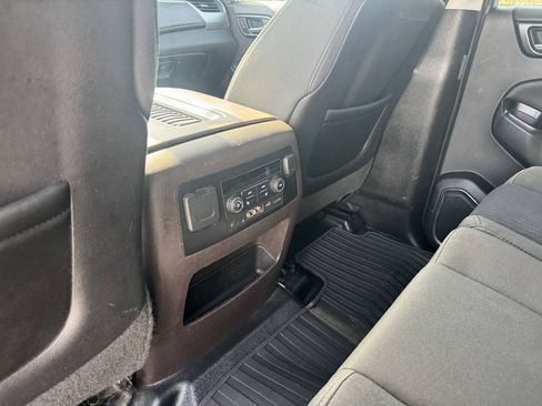 Used 2015 Chevrolet Tahoe 2WD image 12