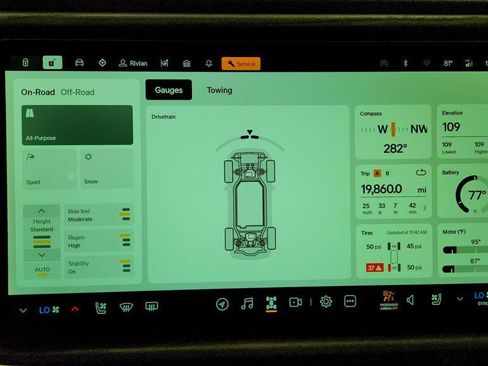Used 2024 Rivian R1S Adventure AWD/4WD image 16