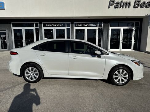 Used 2024 Toyota Corolla LE image 6